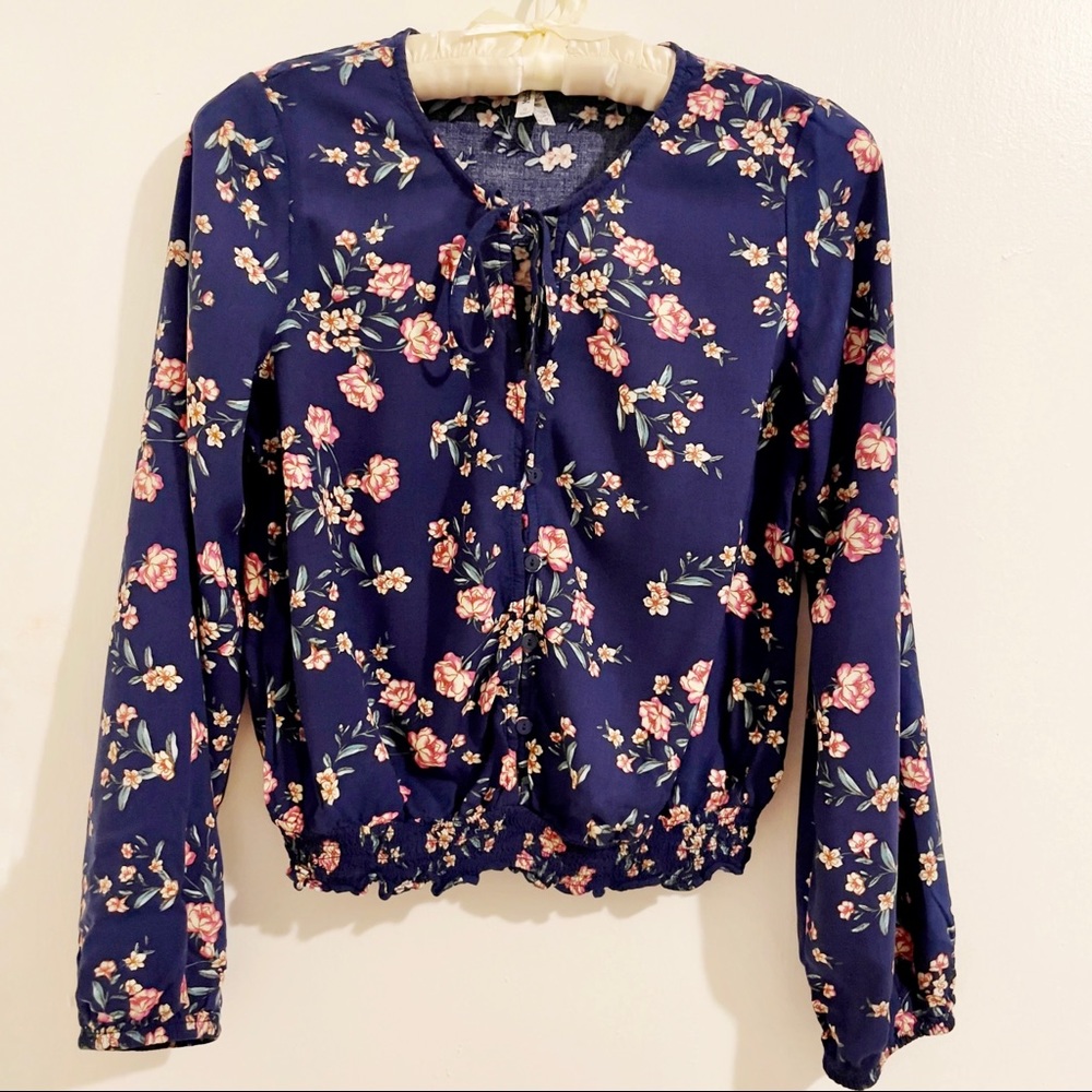 Mudd Long sleeve ruched blouse